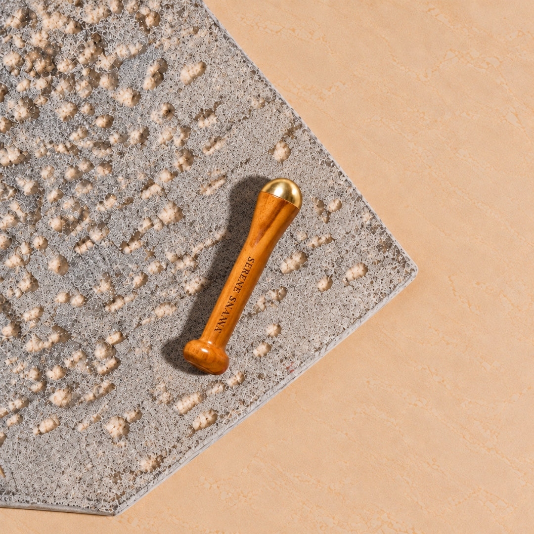 Under Eye Kansa Wand